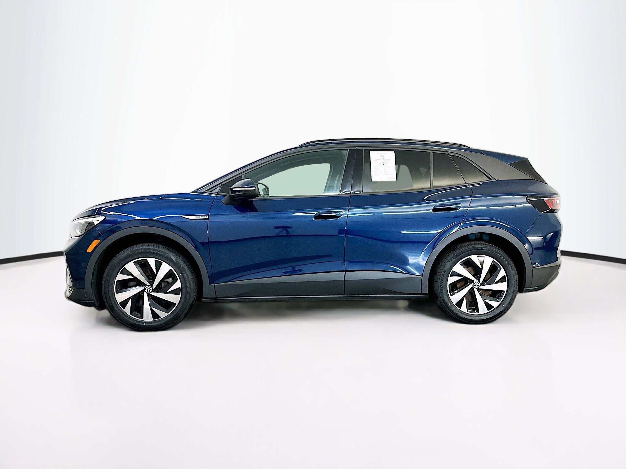 Used 2023 Volkswagen ID.4 Pro AWD/4WD image 4
