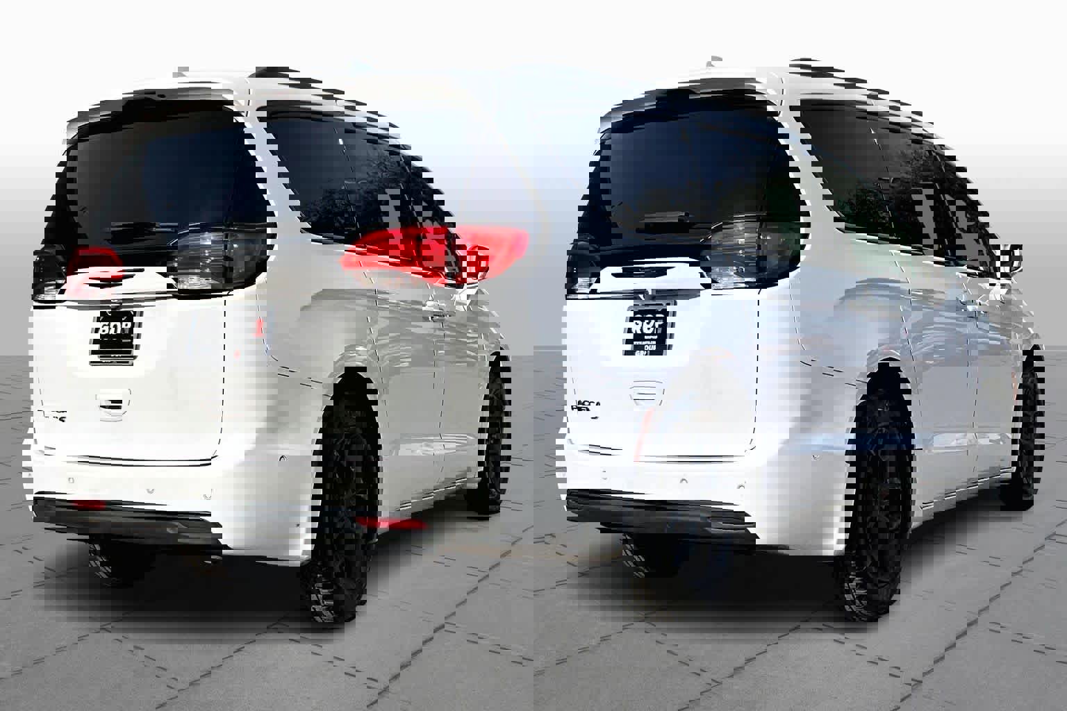 Used 2018 Chrysler Pacifica Touring-L Plus w/ Advanced Safetytec Group image 12