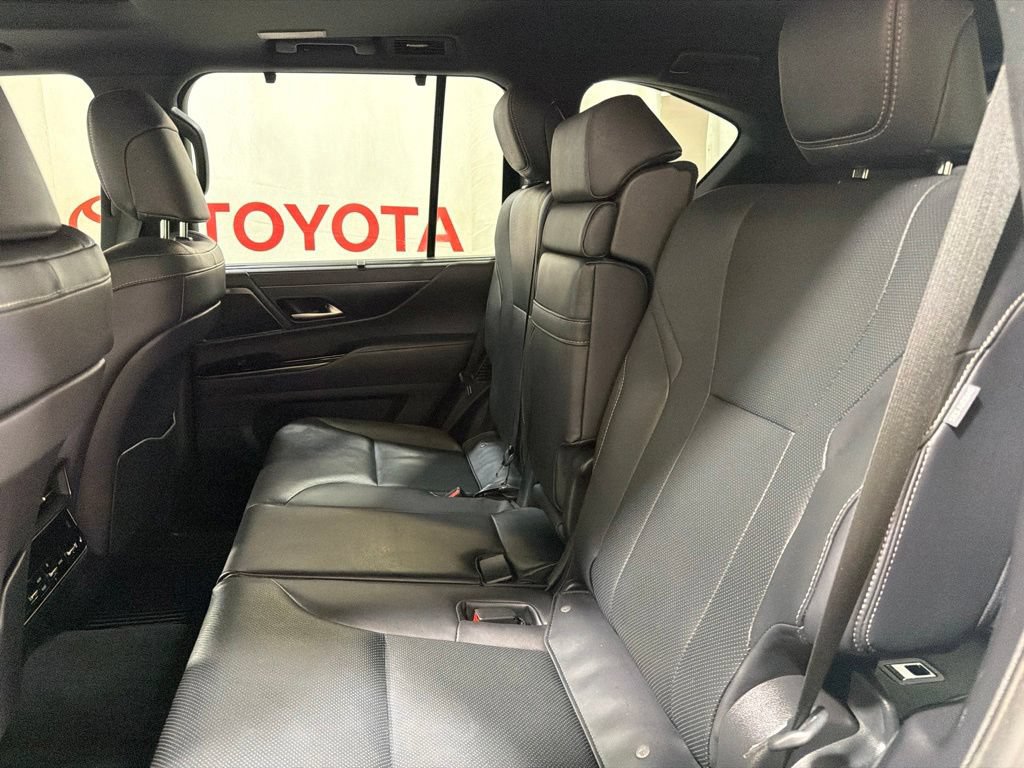 Used 2024 Lexus LX 600 4WD w/ Luxury Package image 22