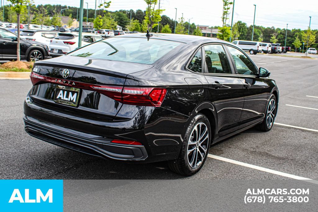 Used 2025 Volkswagen Jetta Sport FWD image 5