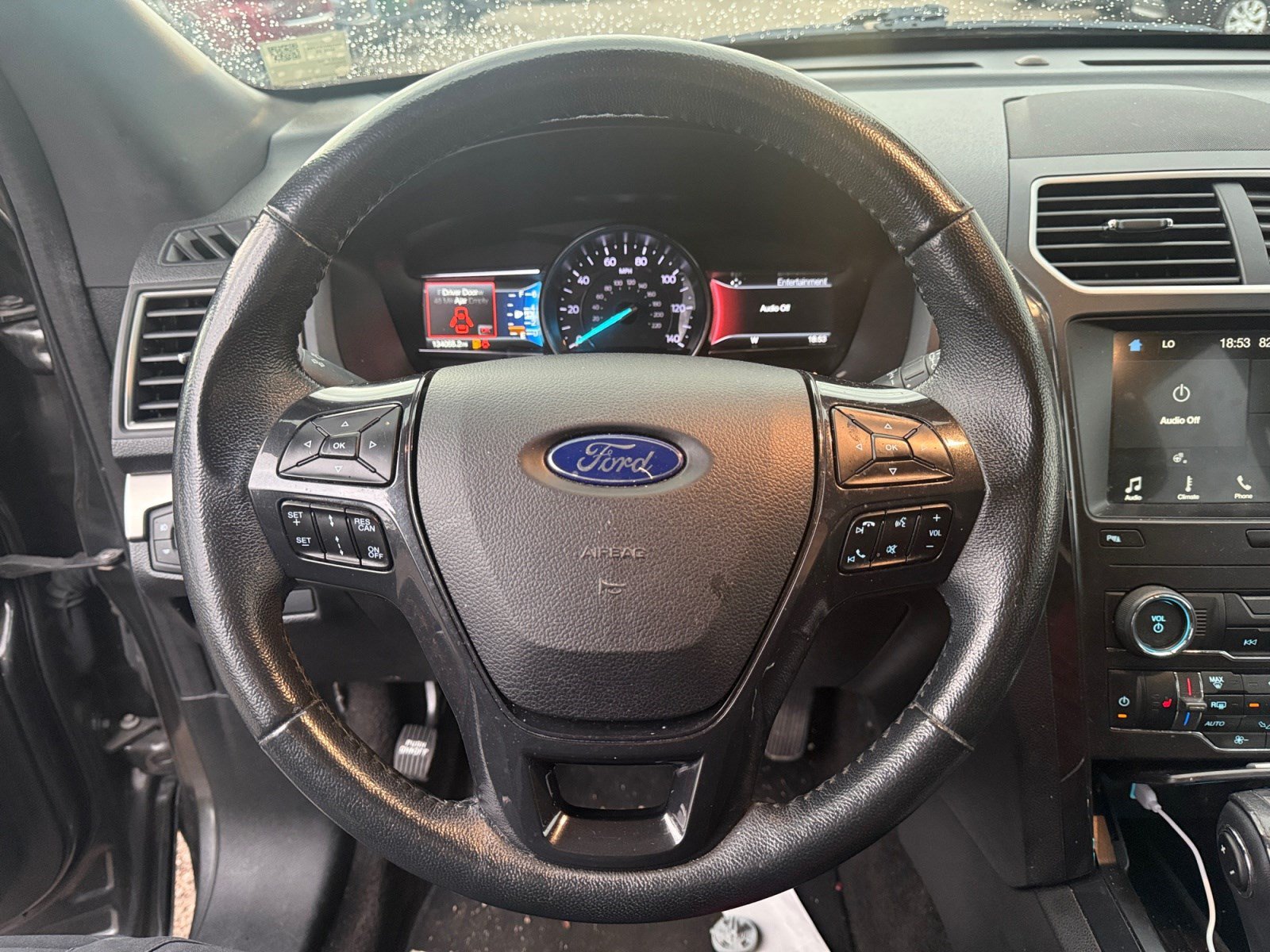 Used 2018 Ford Explorer XLT w/ Equipment Group 202A AWD/4WD image 9