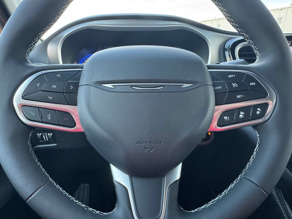 New 2027 Chrysler Pacifica Limited AWD/4WD image 23