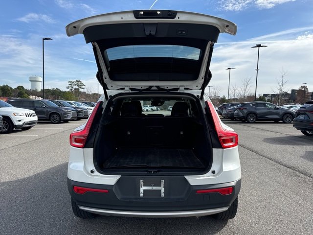 Used 2021 Volvo XC40 T5 Momentum w/ Premium Package image 13