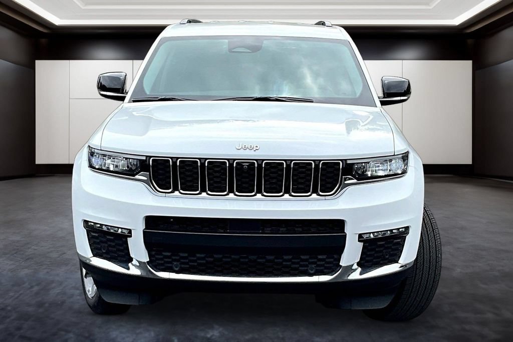 Used 2023 Jeep Grand Cherokee L Limited w/ Luxury Tech Group II AWD/4WD image 2
