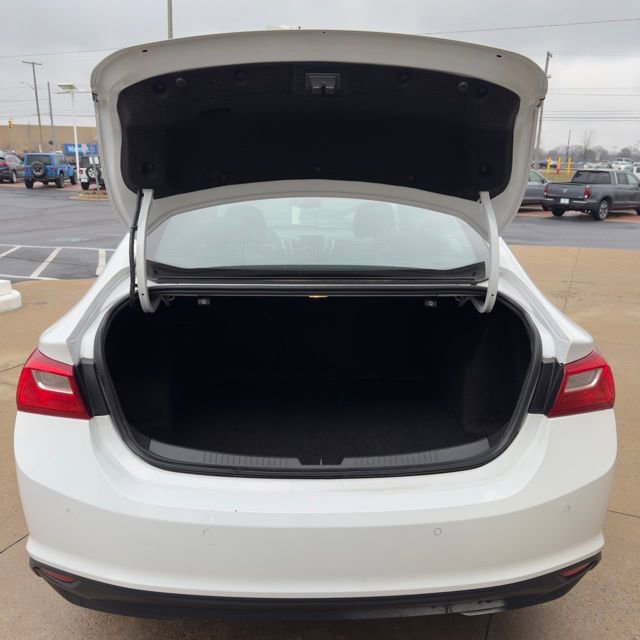 Used 2024 Chevrolet Malibu LT image 12