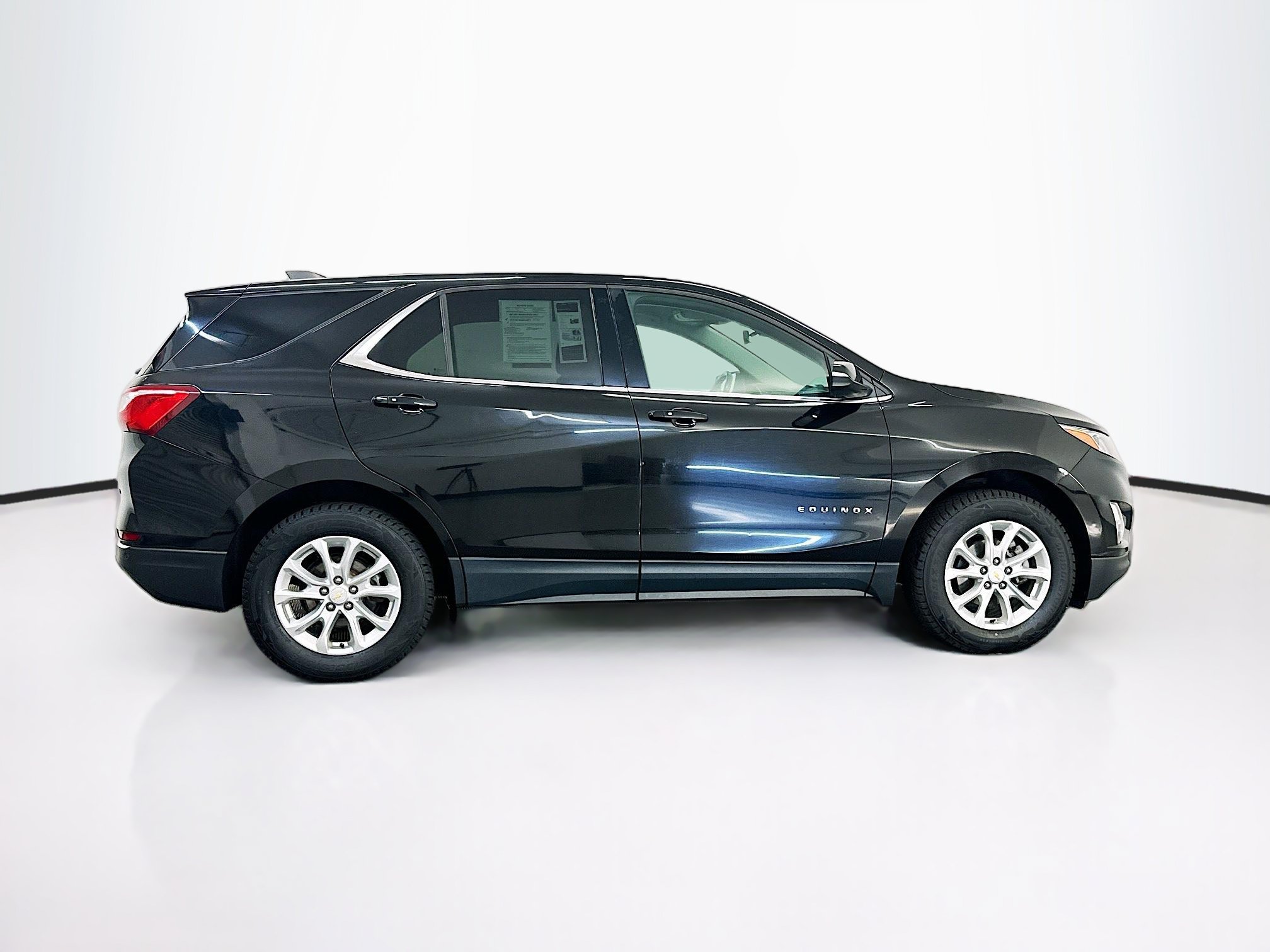 Used 2019 Chevrolet Equinox LT w/ Driver Convenience Package AWD/4WD image 10