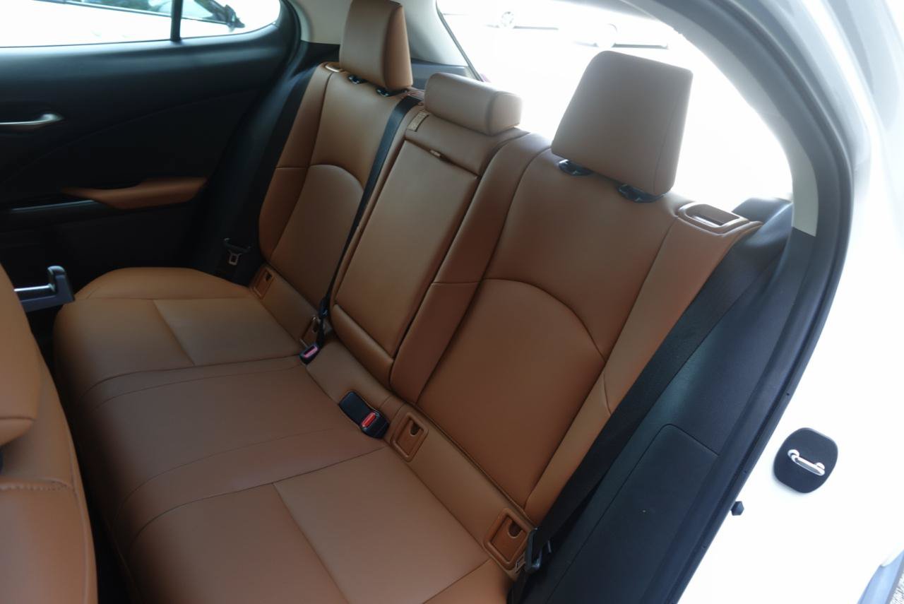 Used 2020 Lexus UX 200 w/ Premium Package FWD image 15