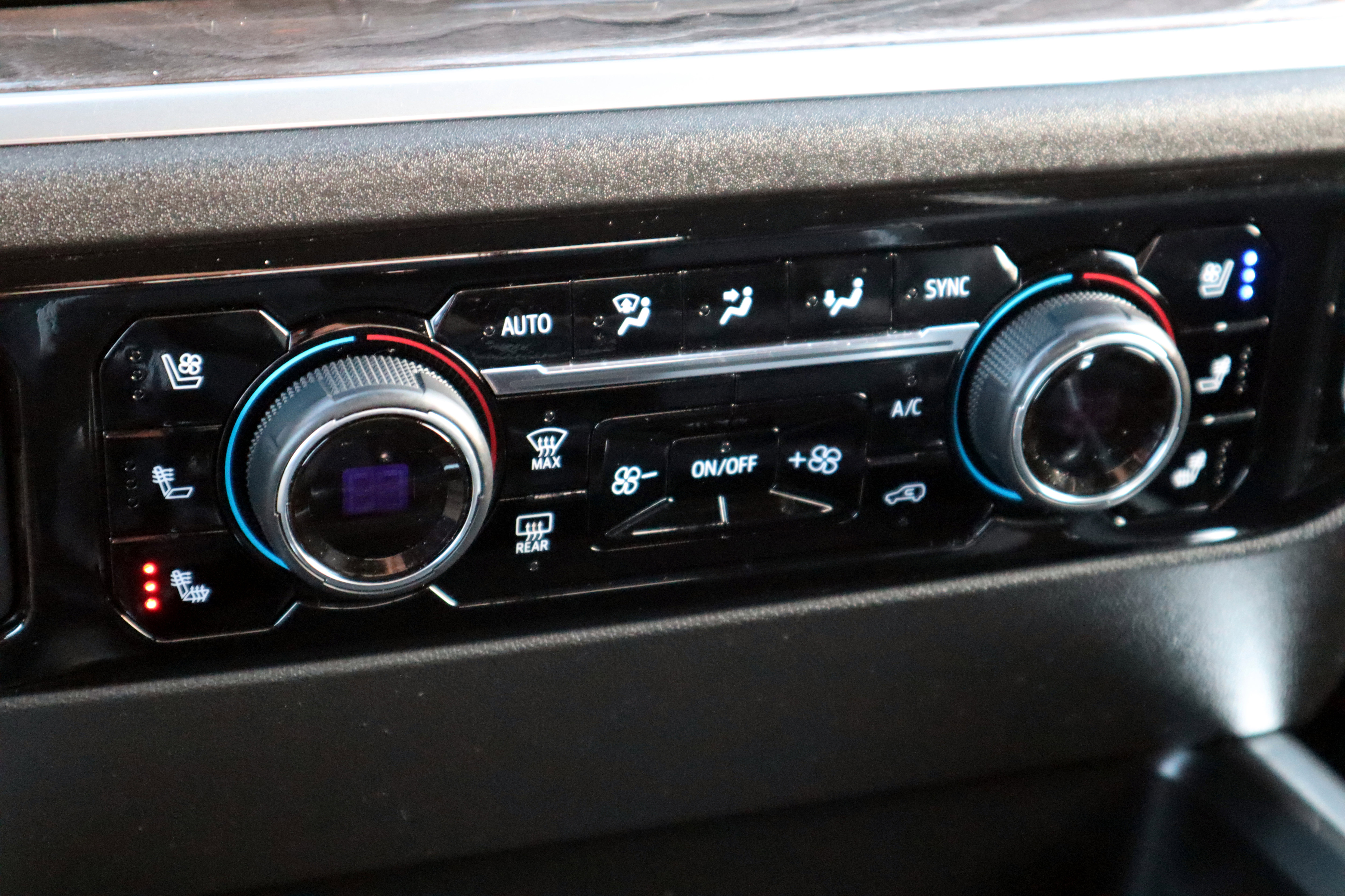 Used 2024 Chevrolet Silverado 2500 LTZ w/ LTZ Plus Package image 36