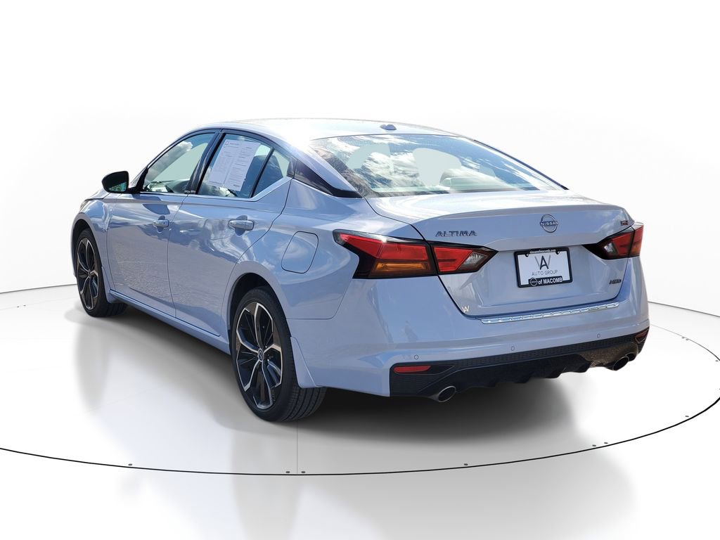 Used 2023 Nissan Altima 2.5 SR AWD/4WD image 3