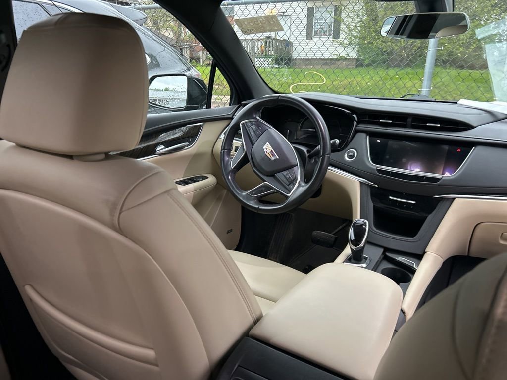 Used 2019 Cadillac XT5 AWD image 11