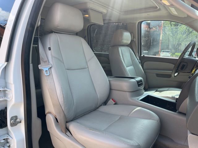 Used 2013 GMC Sierra 2500 SLT w/ Entertainment Package AWD/4WD image 17