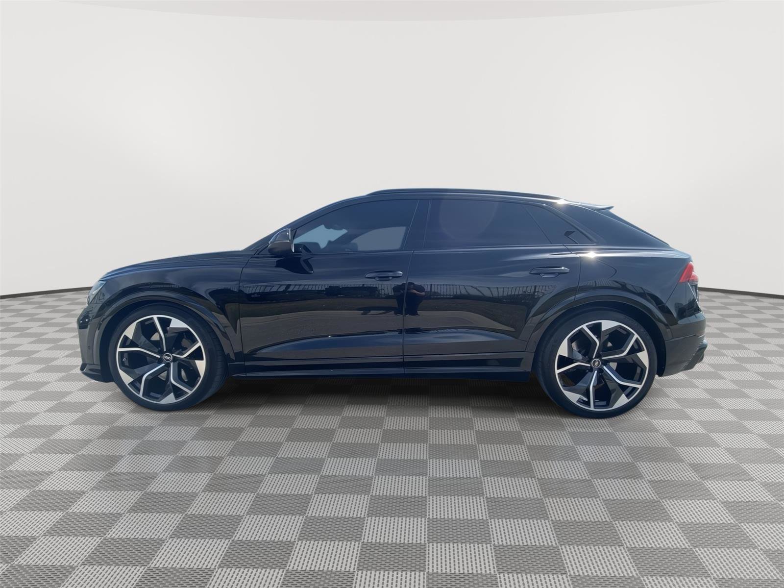 Used 2022 Audi RS Q8 w/ Carbon Optic Package image 2