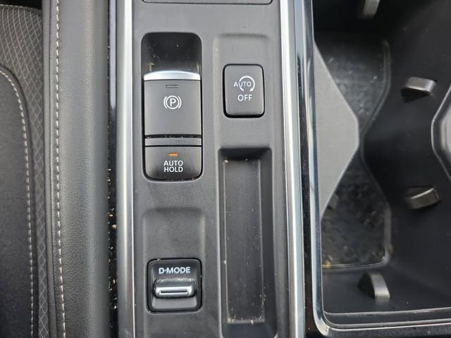 Used 2025 Nissan Pathfinder SV FWD image 28