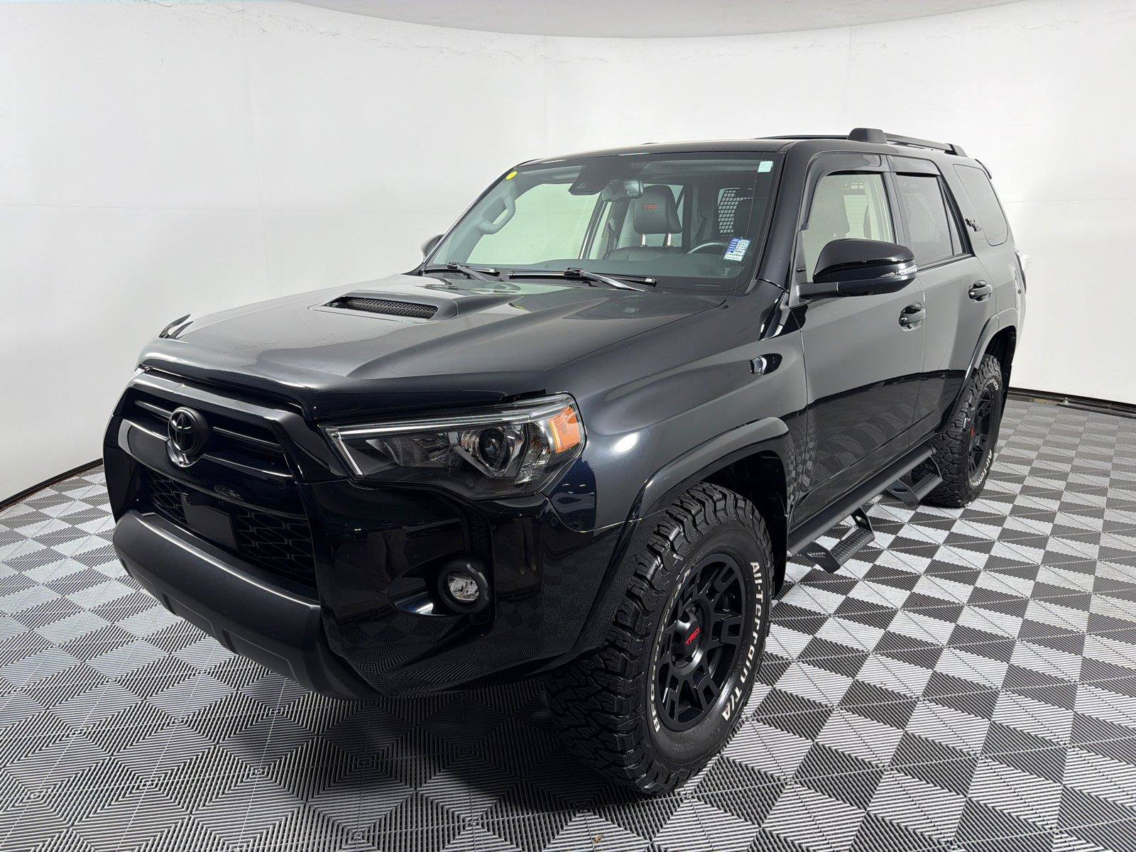 Used 2024 Toyota 4Runner TRD Off-Road Premium w/ Off Road Premium Plus Package AWD/4WD image 3