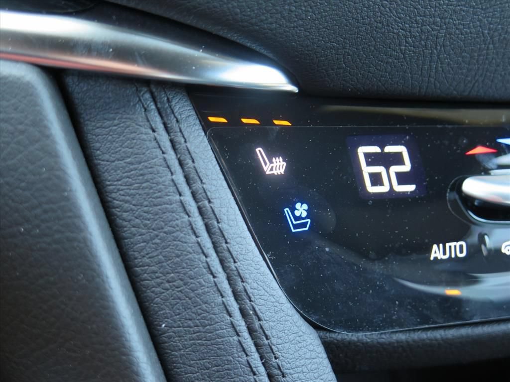 New 2026 Cadillac XT5 Premium Luxury w/ LPO, ONYX Package FWD image 17