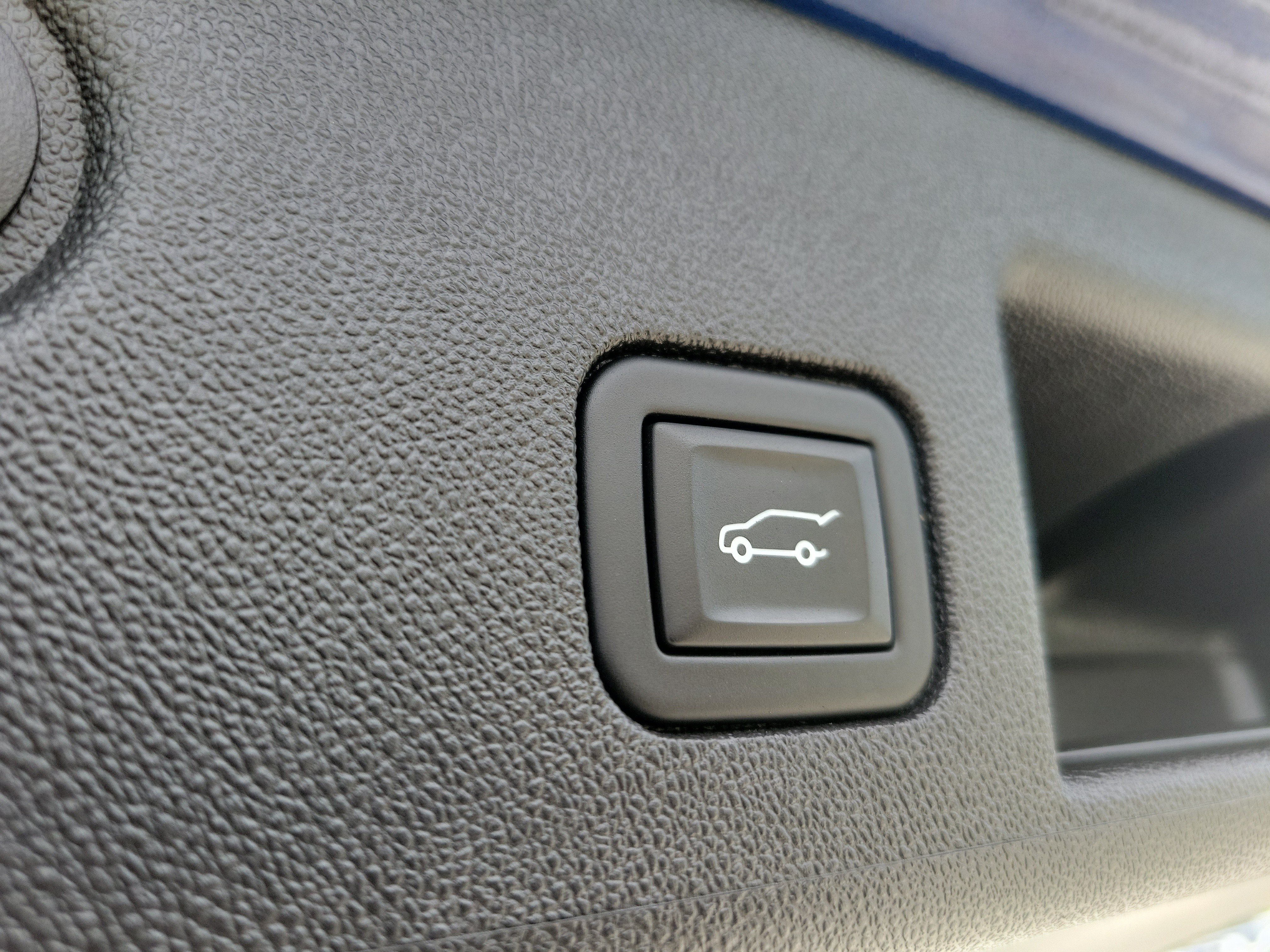 Certified 2023 Chevrolet Equinox RS w/ RS Leather Package FWD image 8