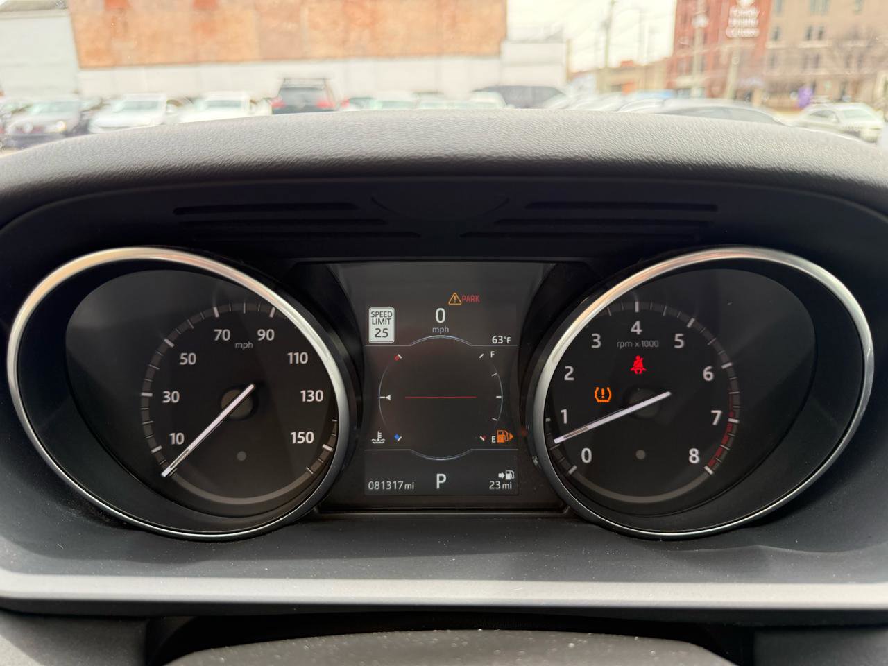 Used 2017 Land Rover Discovery HSE image 15