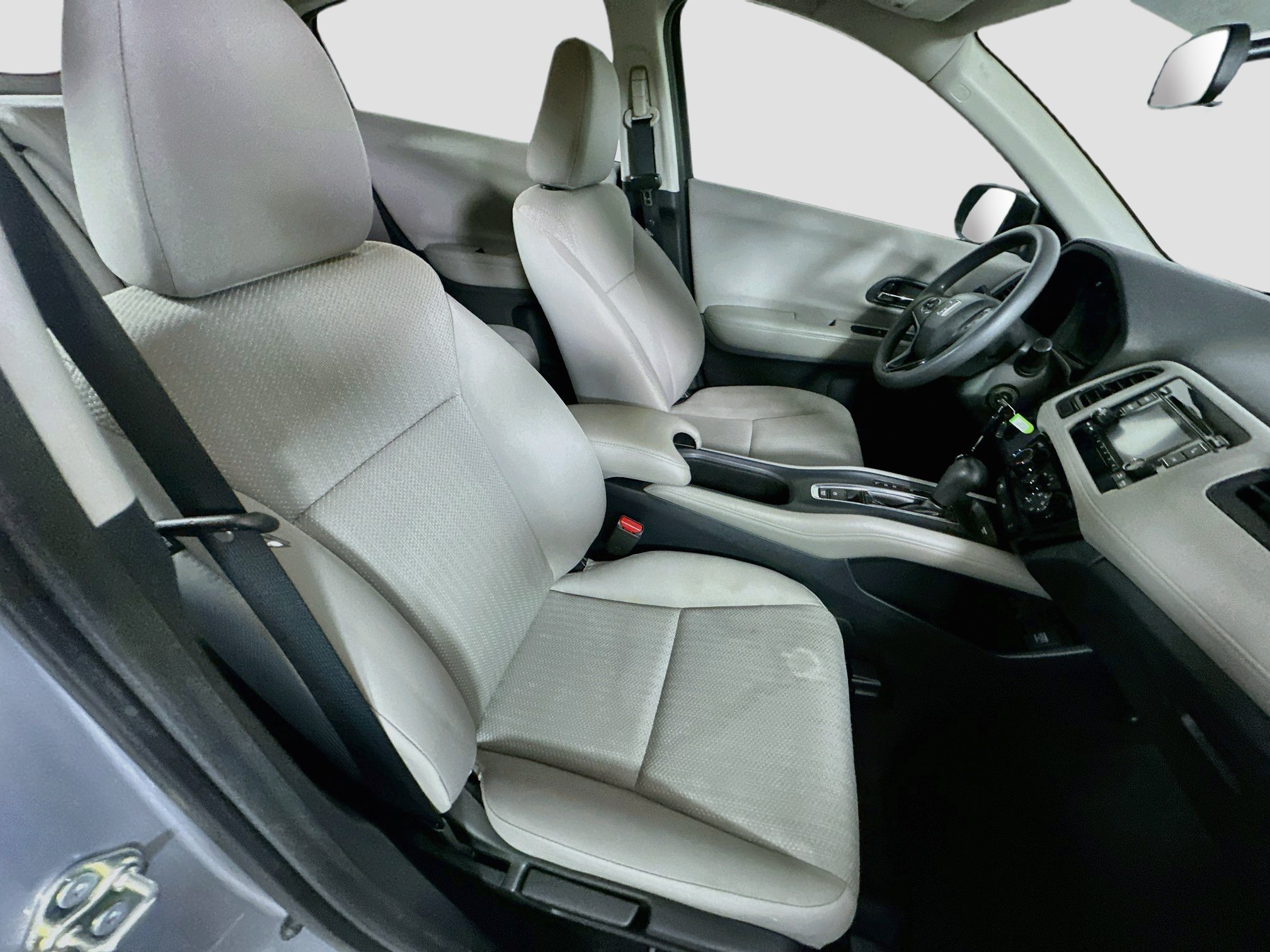 Used 2017 Honda HR-V LX image 29