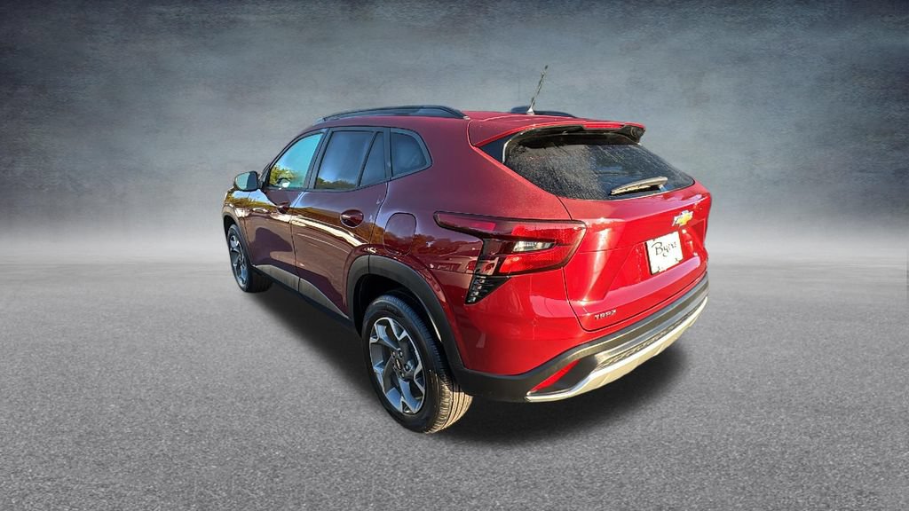 Used 2025 Chevrolet Trax LT FWD image 25