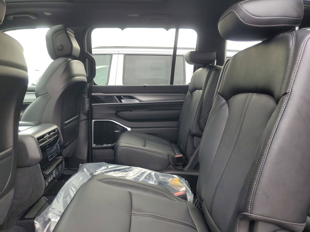 New 2026 Jeep Grand Wagoneer Limited image 32