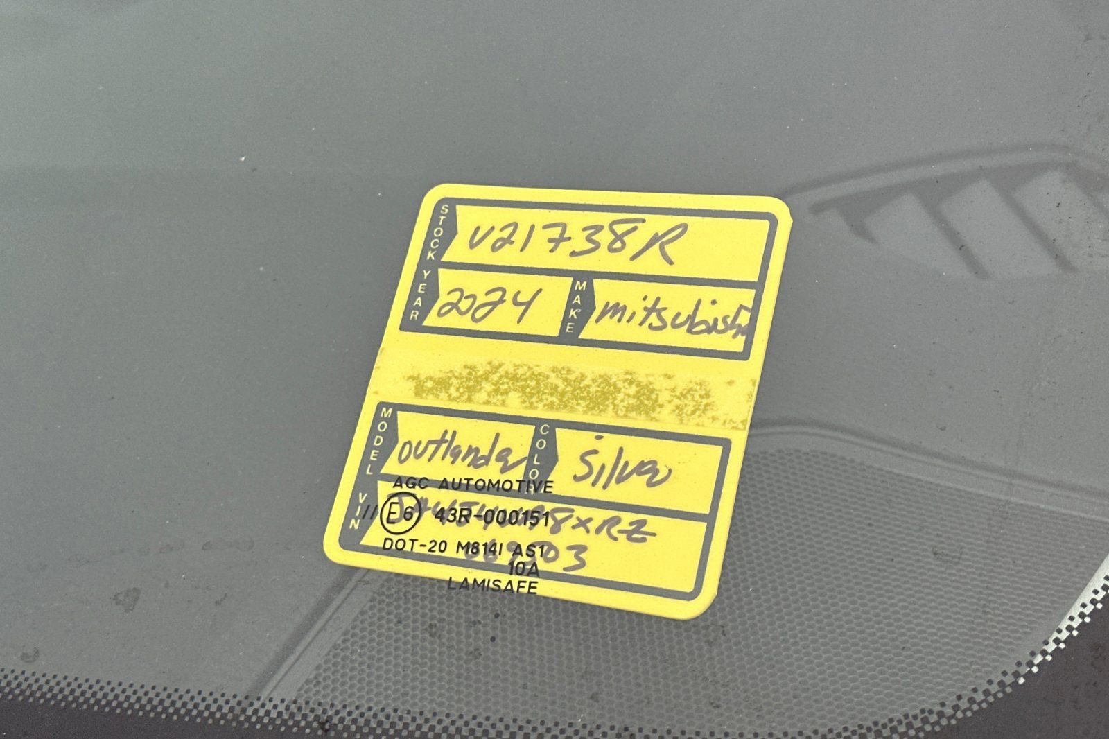 Used 2024 Mitsubishi Outlander SE image 3