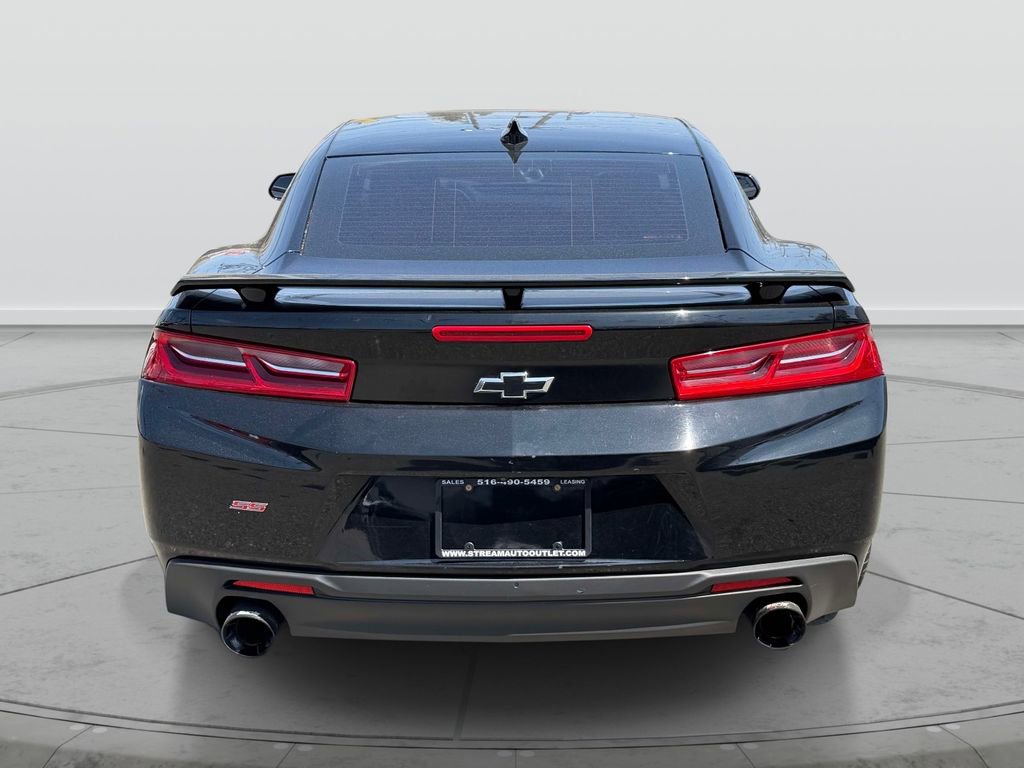 Used 2018 Chevrolet Camaro SS RWD image 6