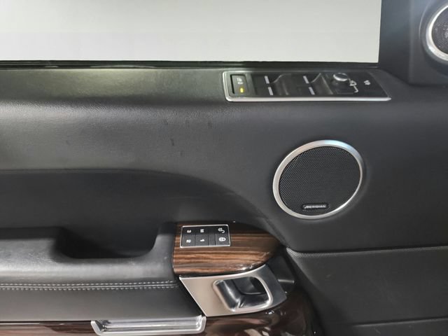 Used 2016 Land Rover Range Rover Supercharged AWD/4WD image 17