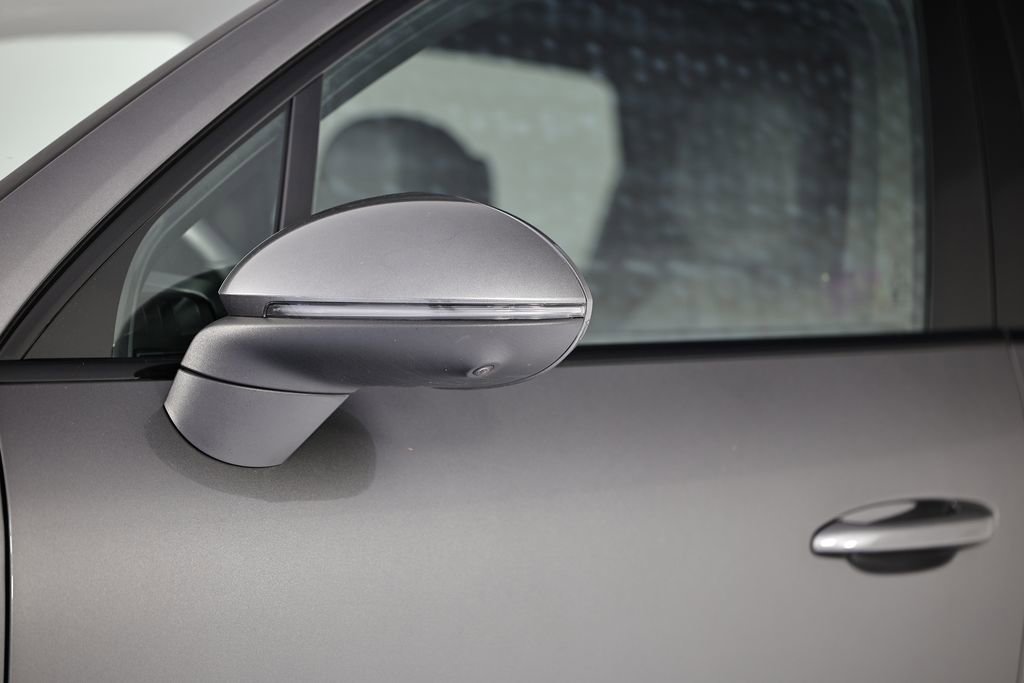 Certified 2025 Porsche Cayenne AWD/4WD image 12