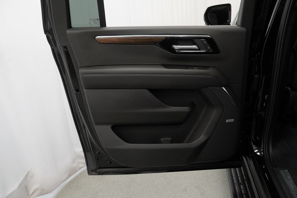 New 2026 Chevrolet Suburban High Country AWD/4WD image 27