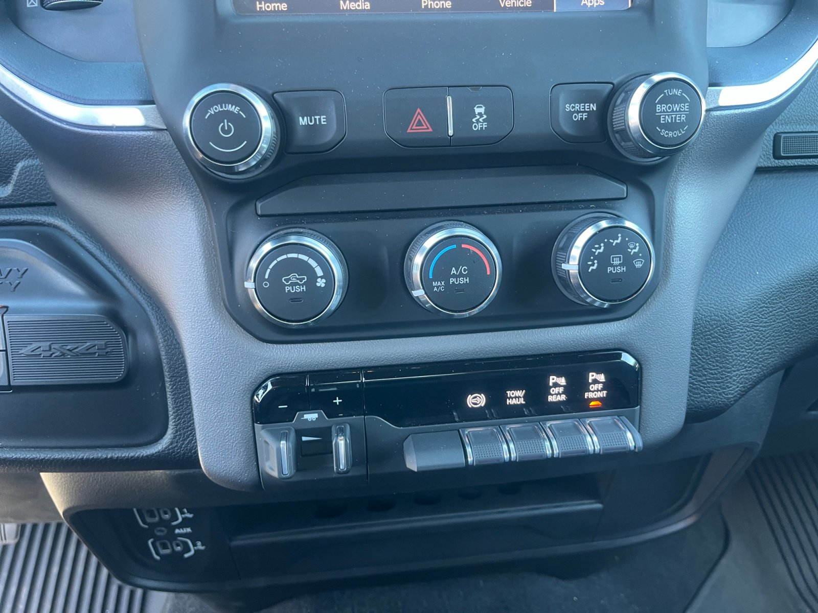 Used 2023 RAM 2500 Big Horn w/ Level 1 Equipment Group image 31