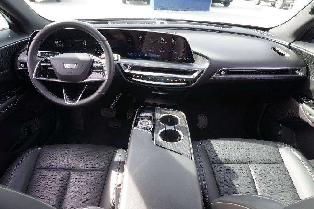 Used 2024 Cadillac Lyriq Sport RWD image 10