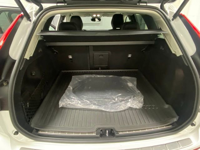 Used 2023 Volvo XC60 B6 Ultimate image 8