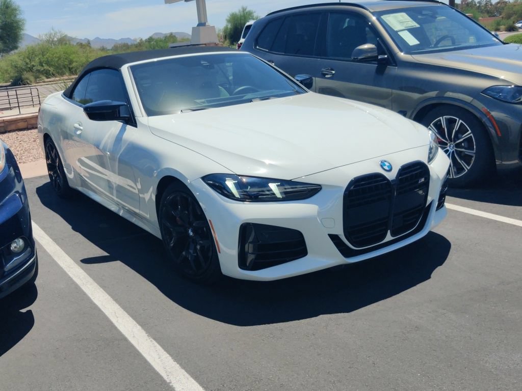 Used 2026 BMW M440i Convertible w/ Premium Package RWD image 3