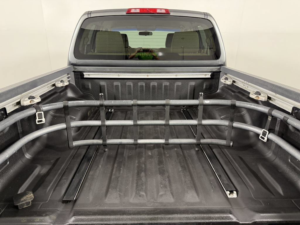Used 2005 Nissan Frontier SE AWD/4WD image 10
