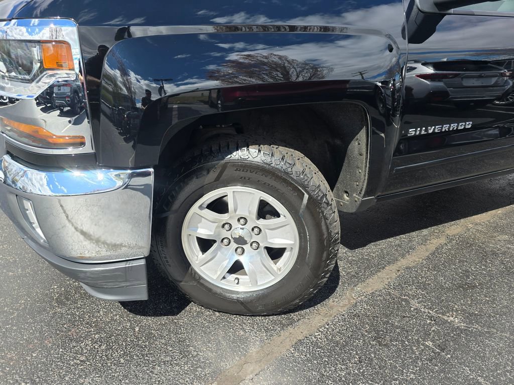 Used 2018 Chevrolet Silverado 1500 LT w/ All Star Edition AWD/4WD image 2