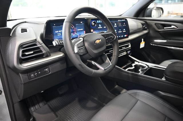New 2027 Chevrolet Traverse LT w/ Driver Confidence Package FWD image 21