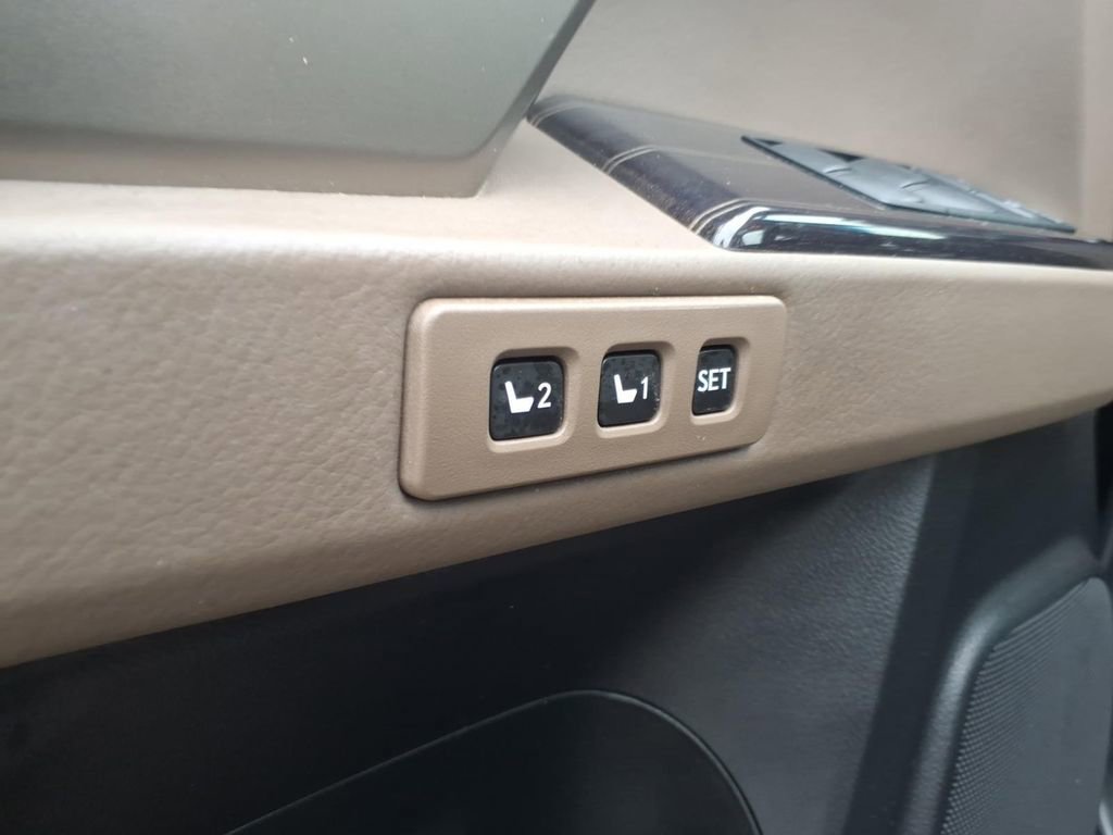 Used 2021 Lexus GX 460 Premium w/ Premium Package image 11