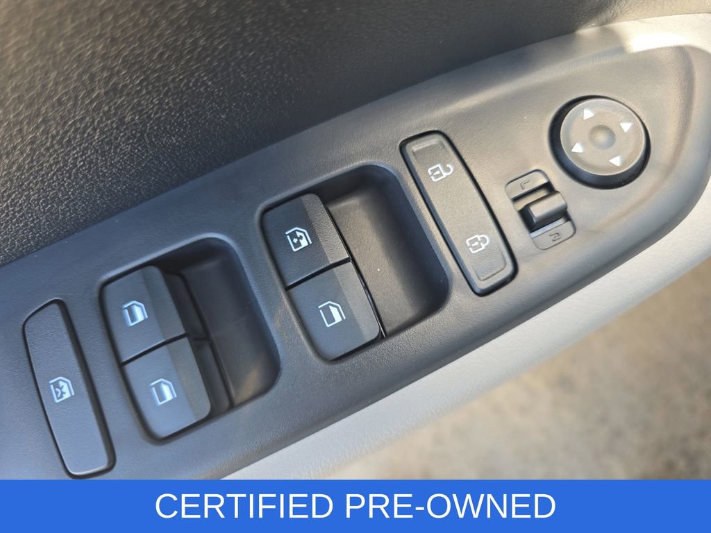 Used 2025 Hyundai Venue SEL FWD image 27