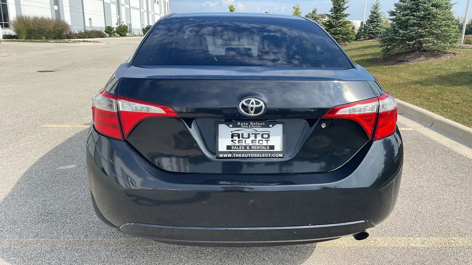 Used 2018 Toyota Corolla LE image 5