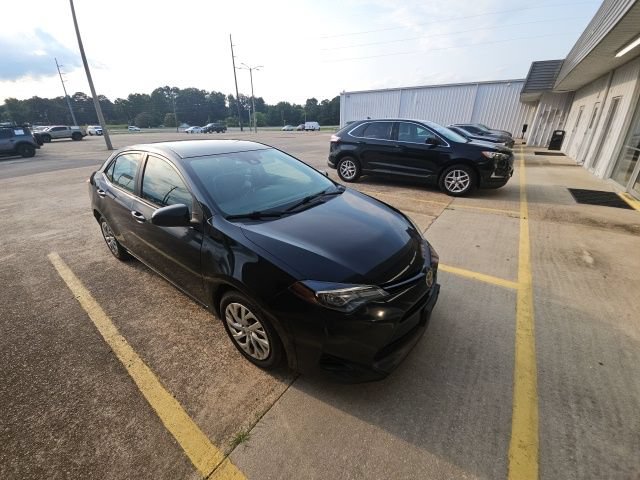 Used 2017 Toyota Corolla LE FWD image 4