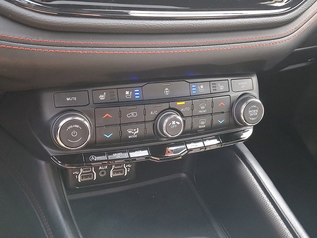 Used 2024 Dodge Durango GT image 16