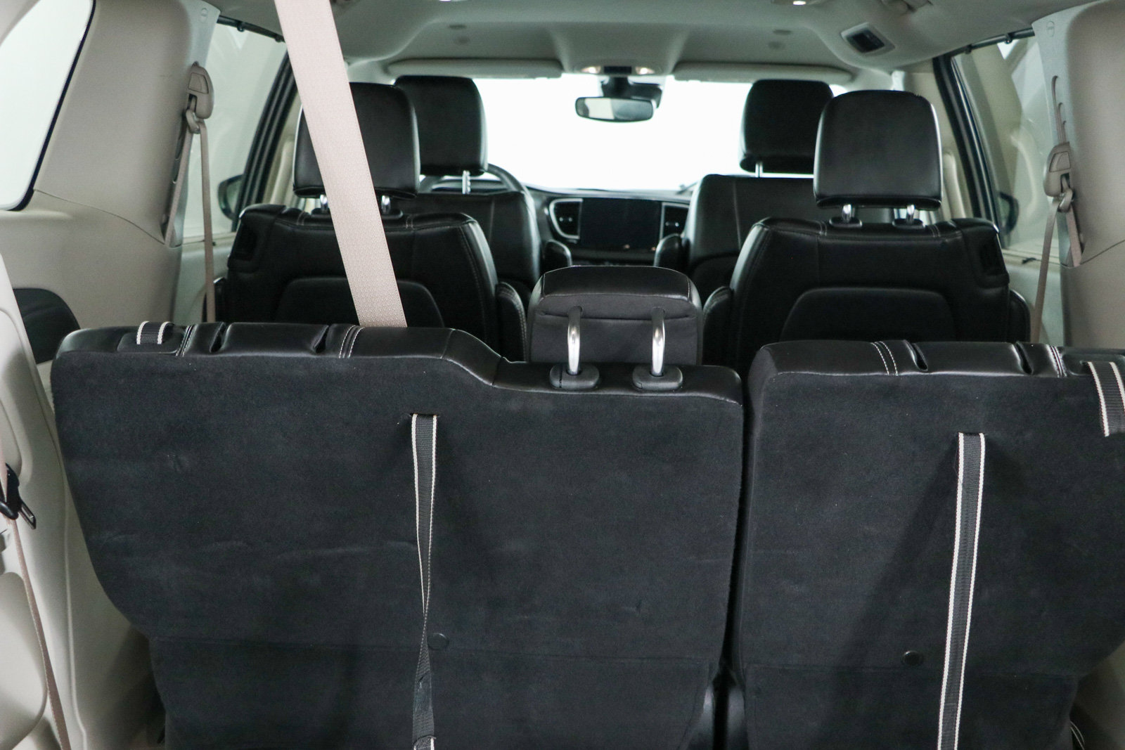 Used 2024 Chrysler Pacifica Touring-L FWD image 30