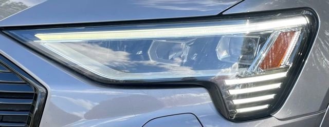 Used 2021 Audi e-tron Premium w/ Convenience Plus Package image 13