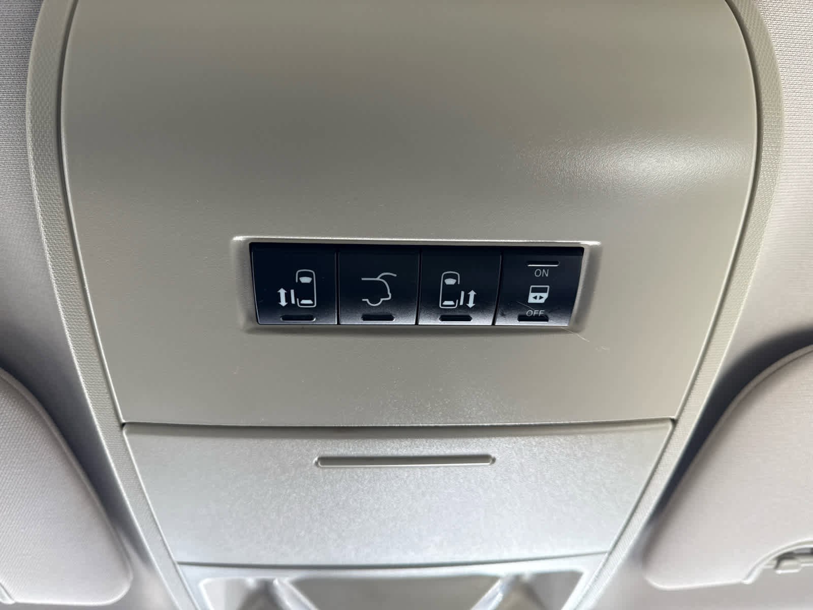 Used 2012 Dodge Grand Caravan SXT image 25