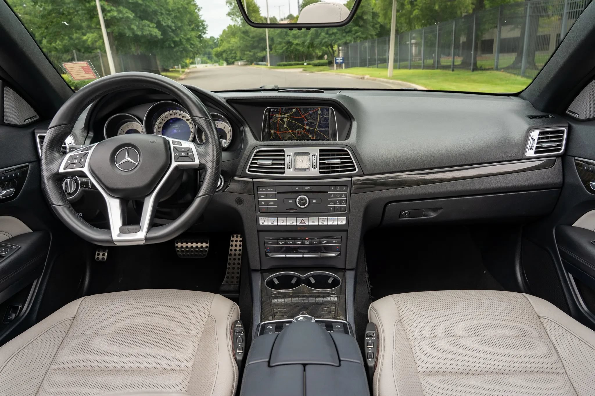 Used 2017 Mercedes-Benz E 400 Cabriolet w/ Premium 3 Package image 21