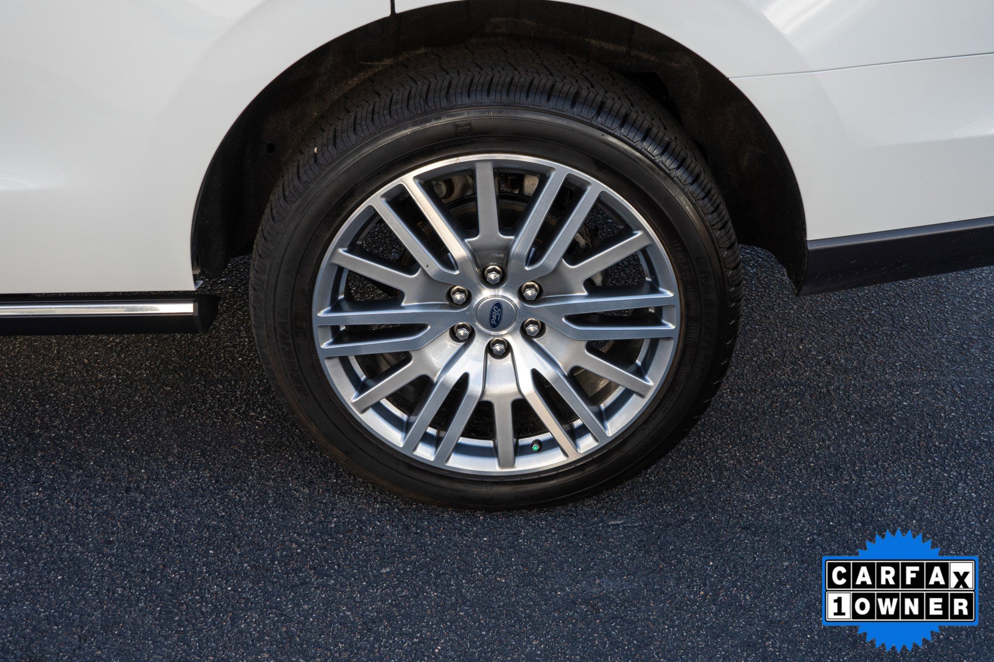 Used 2024 Ford Expedition Limited image 9