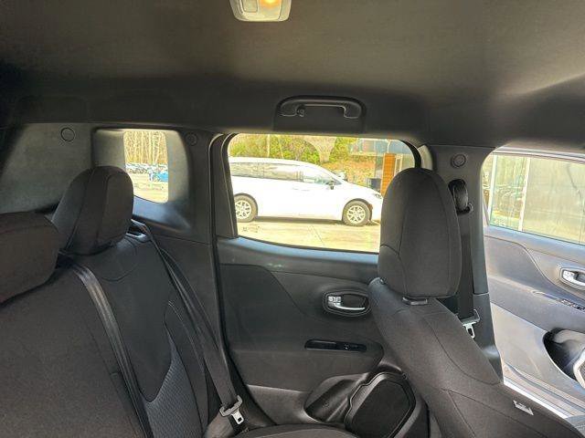 Used 2021 Jeep Renegade Latitude image 36
