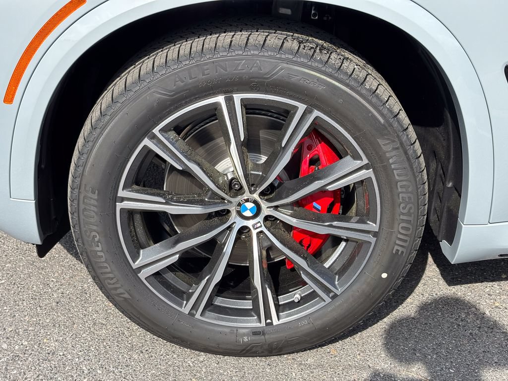 New 2026 BMW X5 xDrive40i w/ M Sport Package AWD/4WD image 8