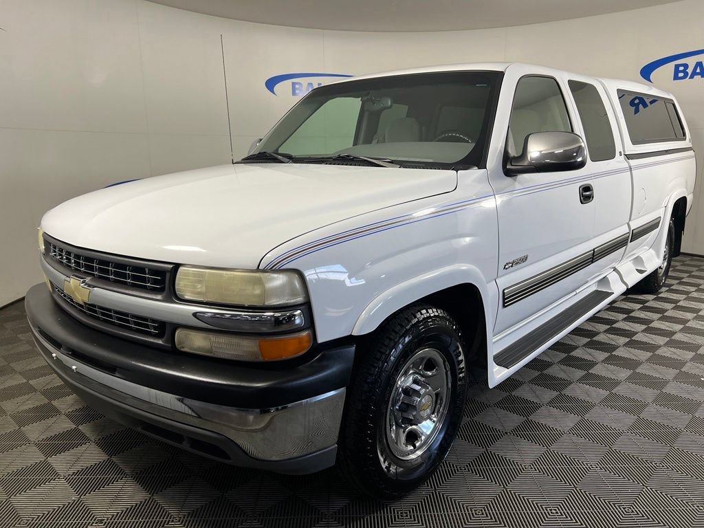 Used 2000 Chevrolet Silverado 2500 LS RWD image 1