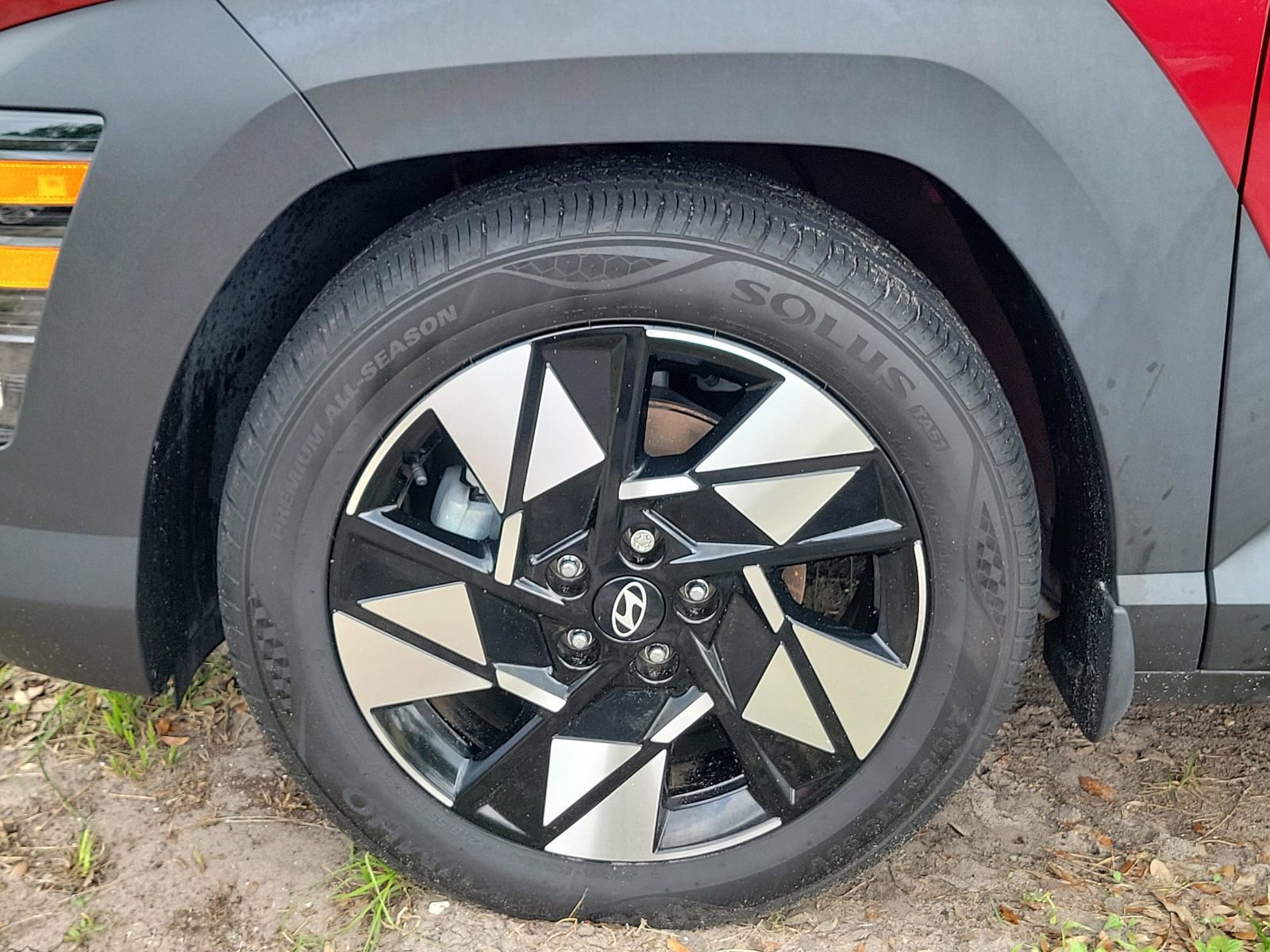 Used 2024 Hyundai Kona SEL FWD image 4